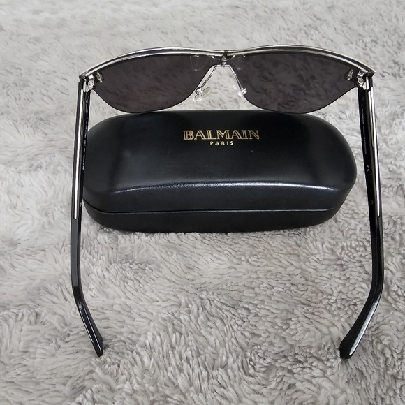Balmain Cat Eye Sunnies - Picture 2 of 4